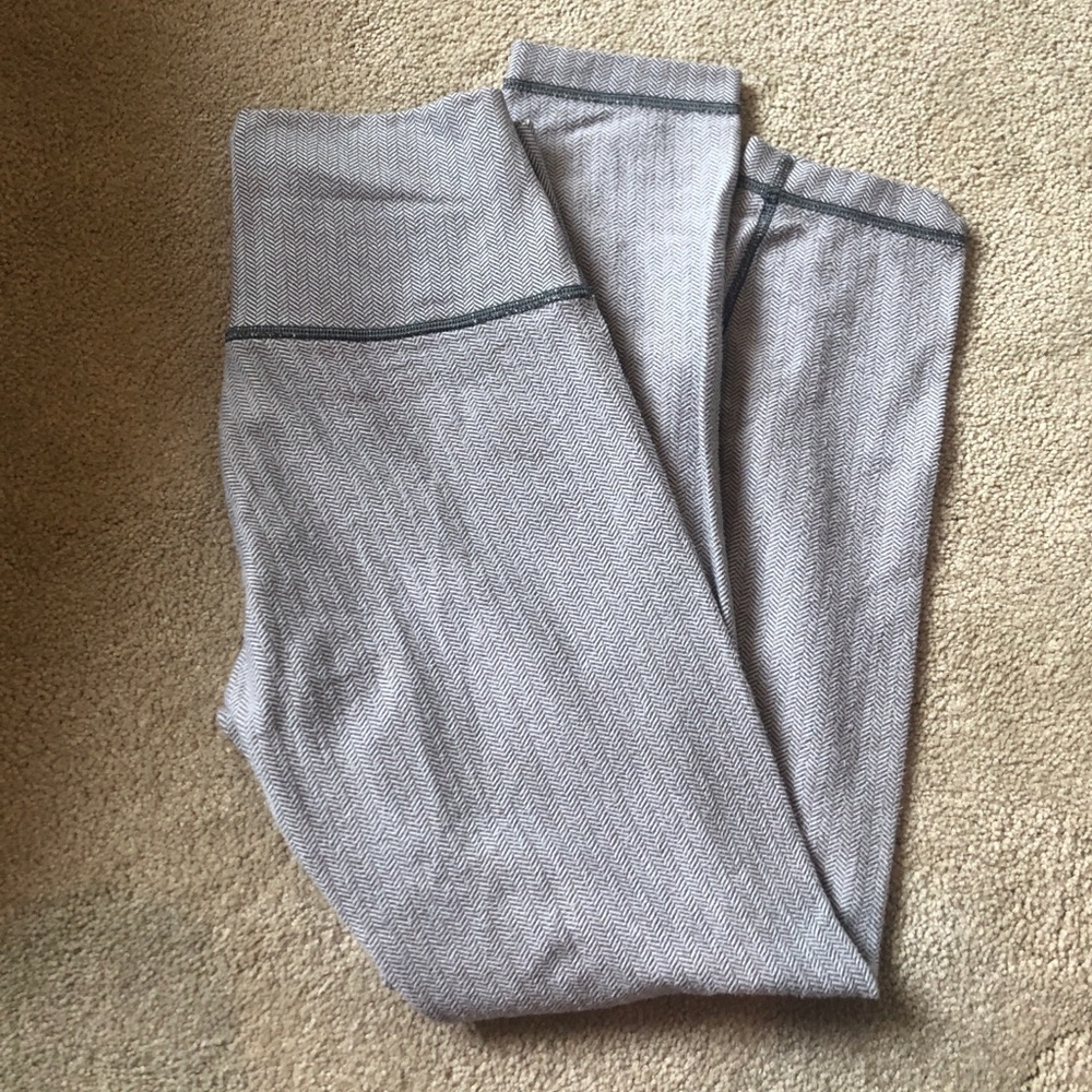 Lulu lemon size 6 leggings